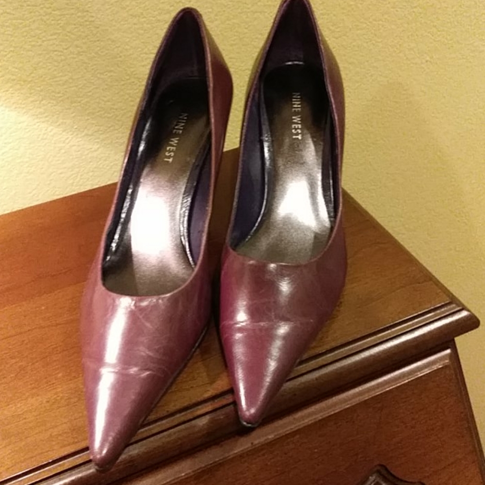 Beautiful plum colored leather heels